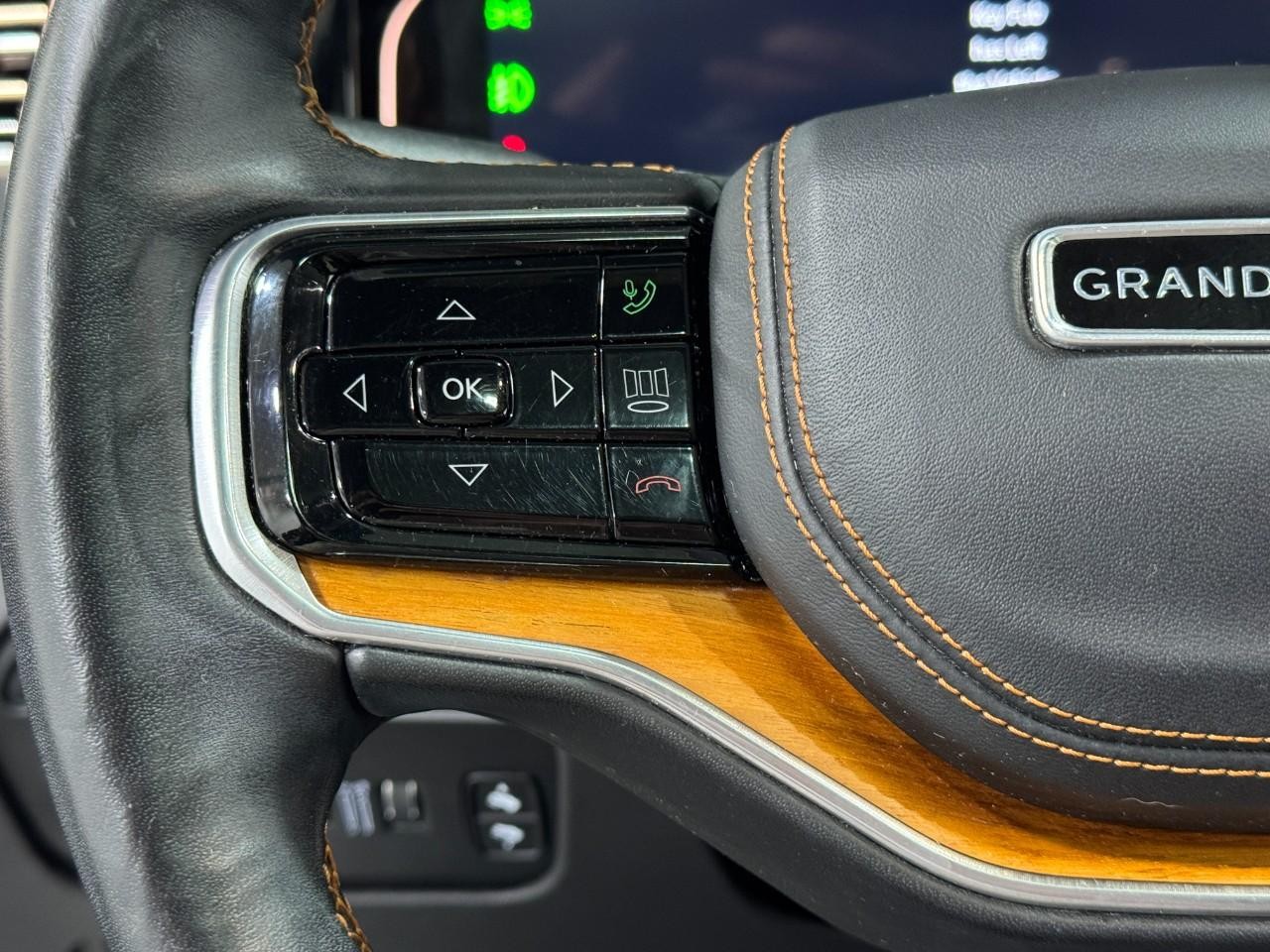 Jeep Grand Wagoneer Vehicle Full-screen Gallery Image 33