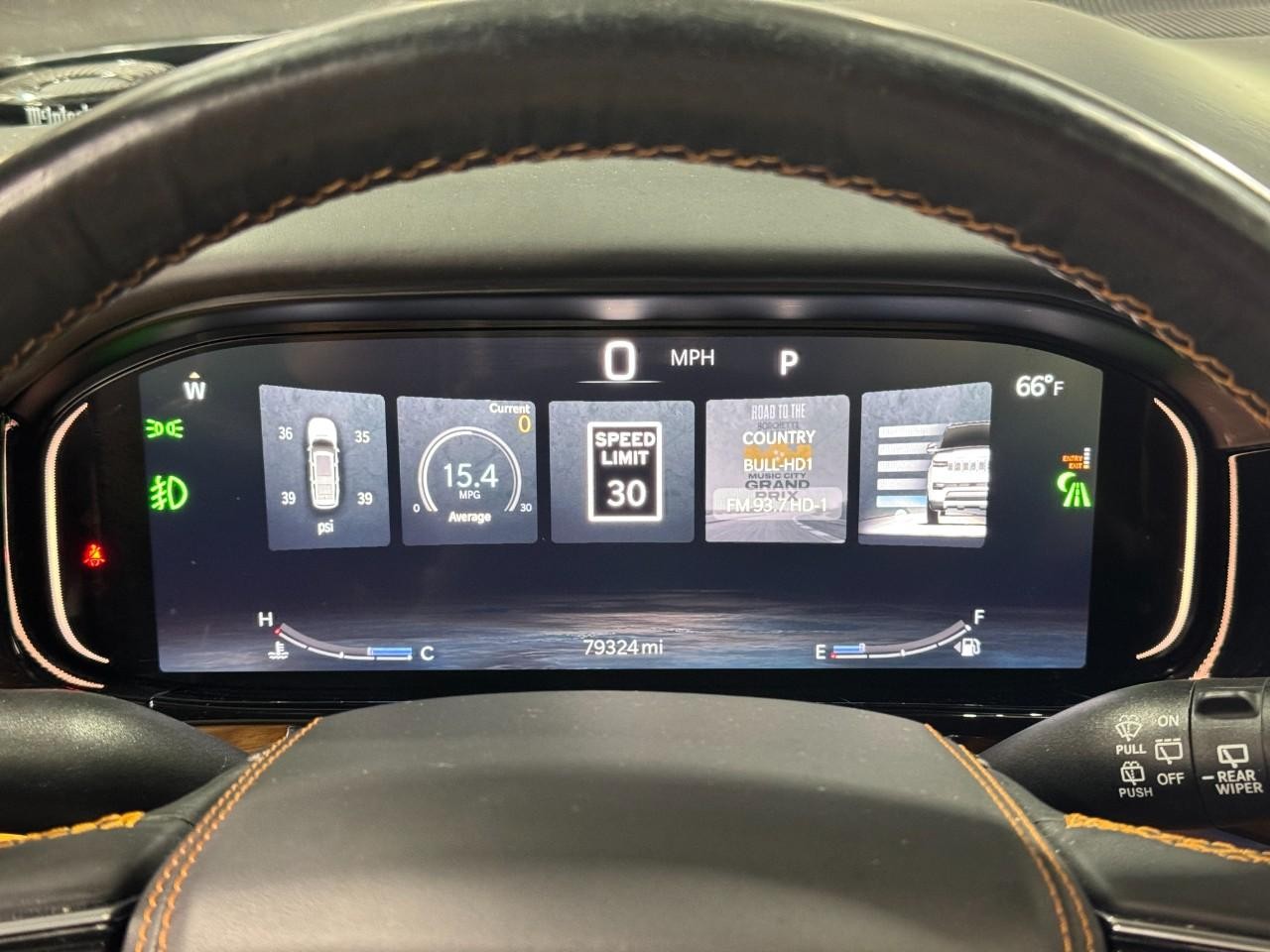 Jeep Grand Wagoneer Vehicle Full-screen Gallery Image 35