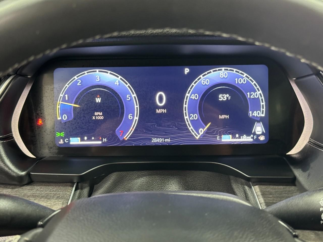 Jeep Grand Cherokee L Vehicle Full-screen Gallery Image 32