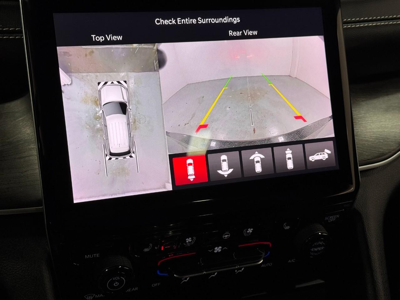 Jeep Grand Cherokee L Vehicle Full-screen Gallery Image 33