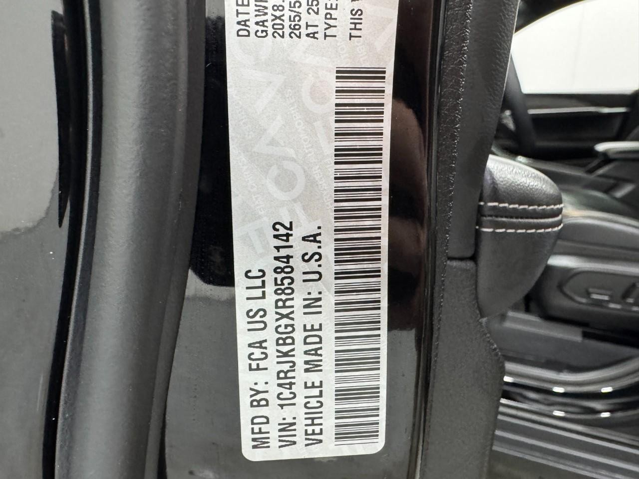 Jeep Grand Cherokee L Vehicle Full-screen Gallery Image 34