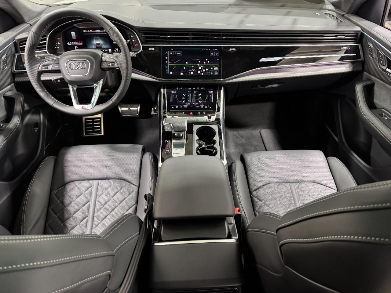 Audi SQ8 Vehicle Full-screen Gallery Image 14
