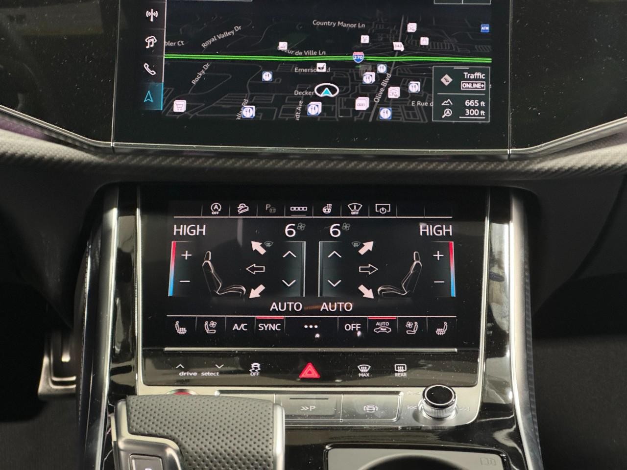 Audi SQ8 Vehicle Full-screen Gallery Image 17