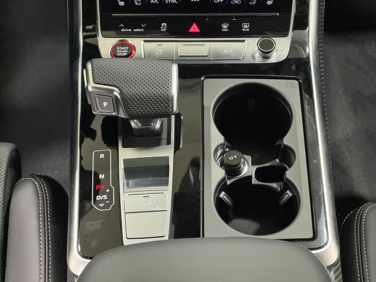 Audi SQ8 Vehicle Full-screen Gallery Image 18