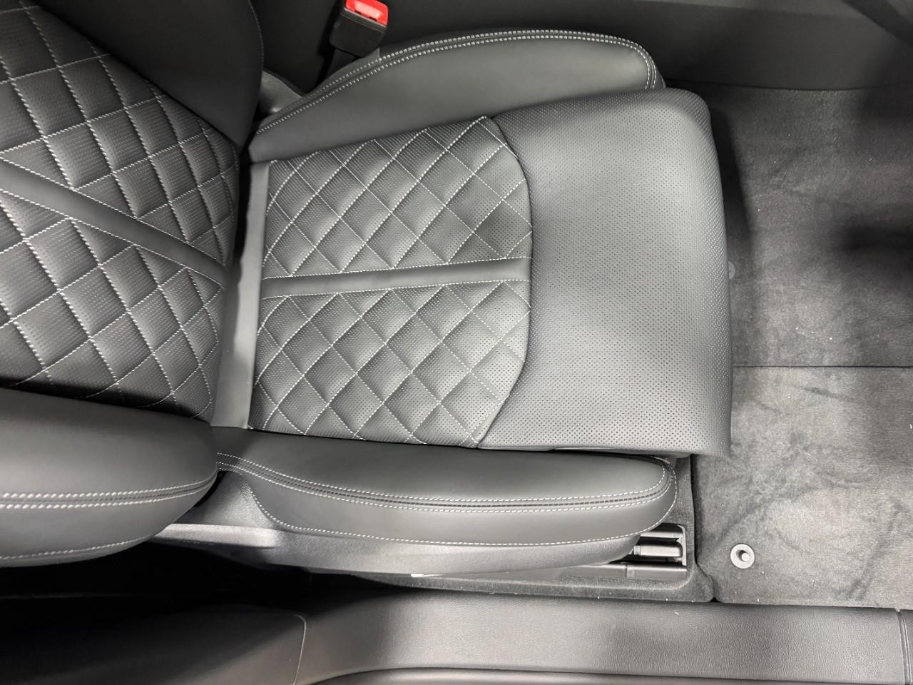 Audi SQ8 Vehicle Full-screen Gallery Image 21