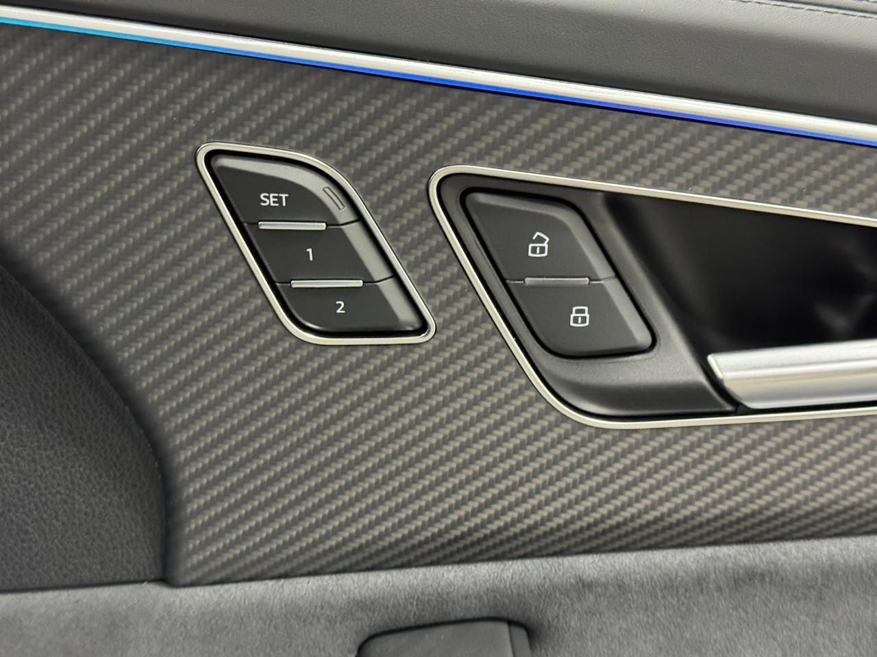 Audi SQ8 Vehicle Full-screen Gallery Image 23