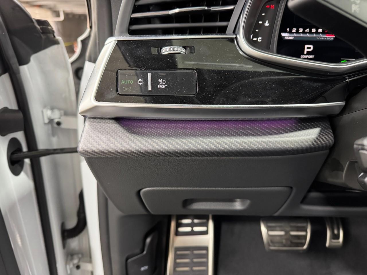 Audi SQ8 Vehicle Full-screen Gallery Image 32