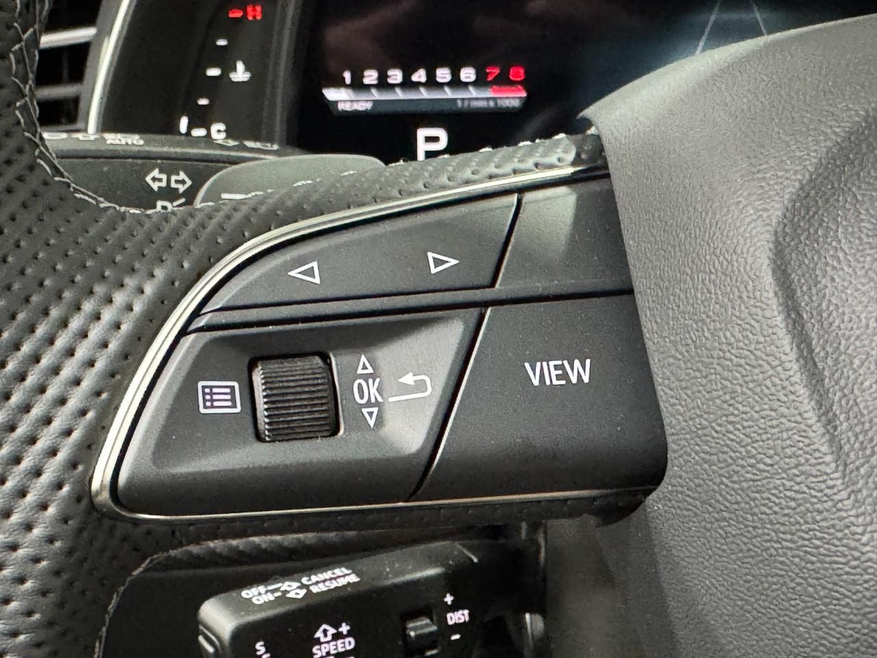Audi SQ8 Vehicle Full-screen Gallery Image 34