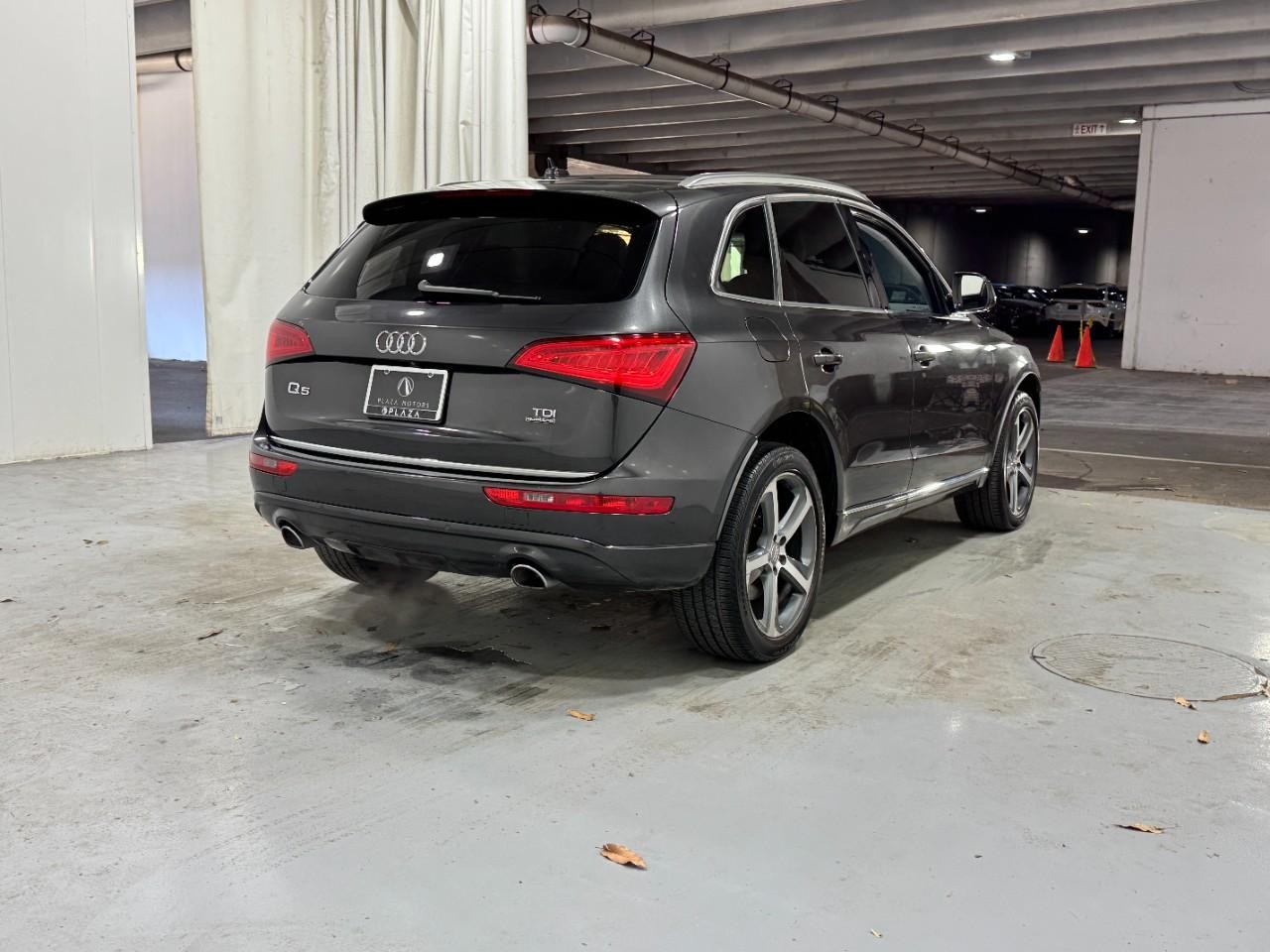Audi Q5 Vehicle Full-screen Gallery Image 4