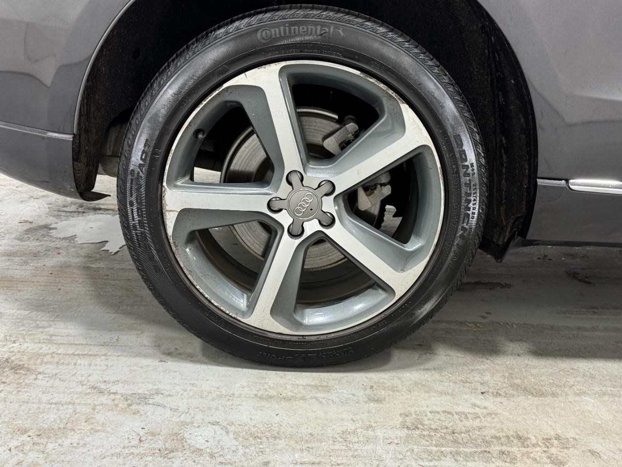 Audi Q5 Vehicle Full-screen Gallery Image 5