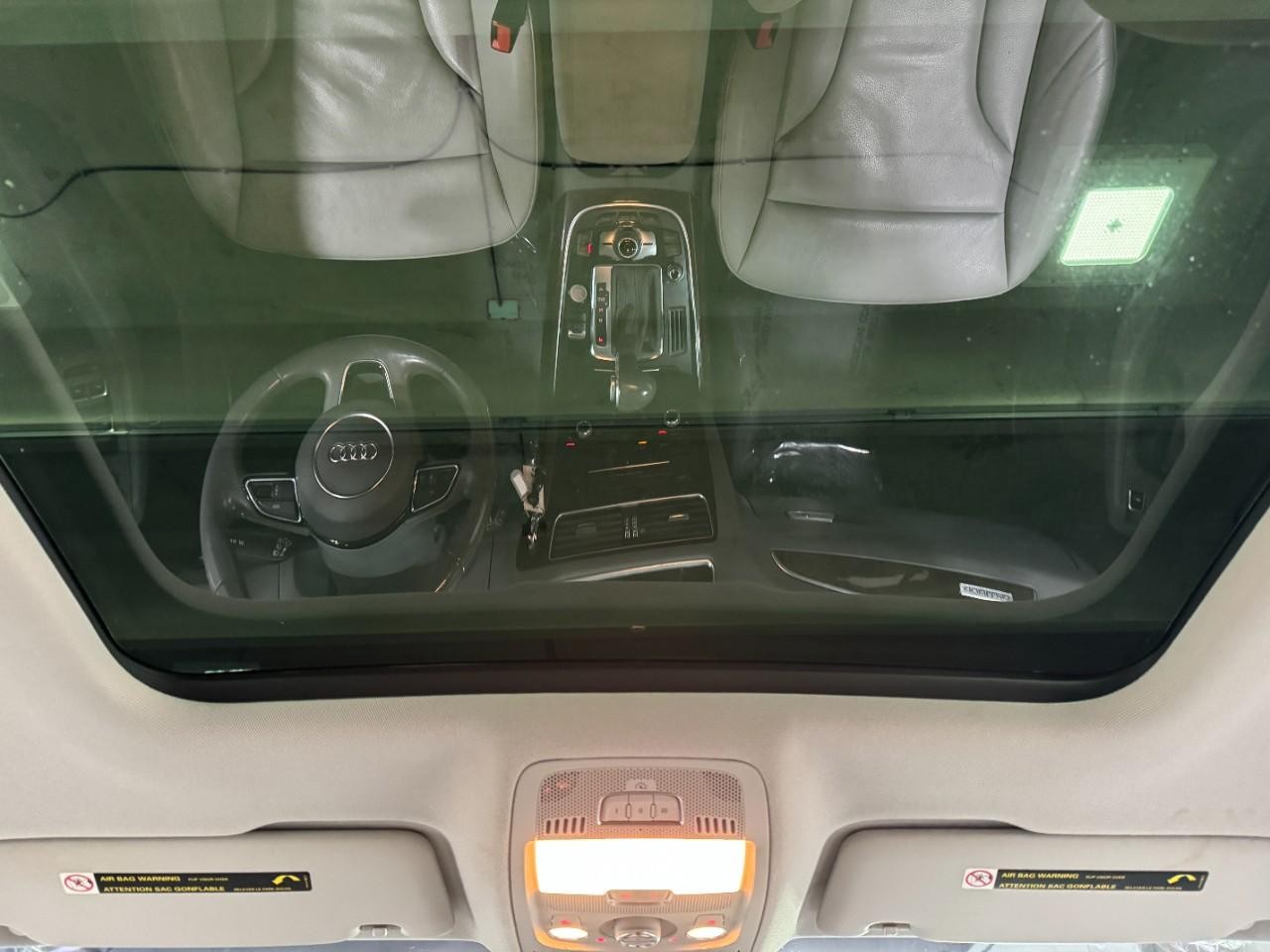 Audi Q5 Vehicle Full-screen Gallery Image 11