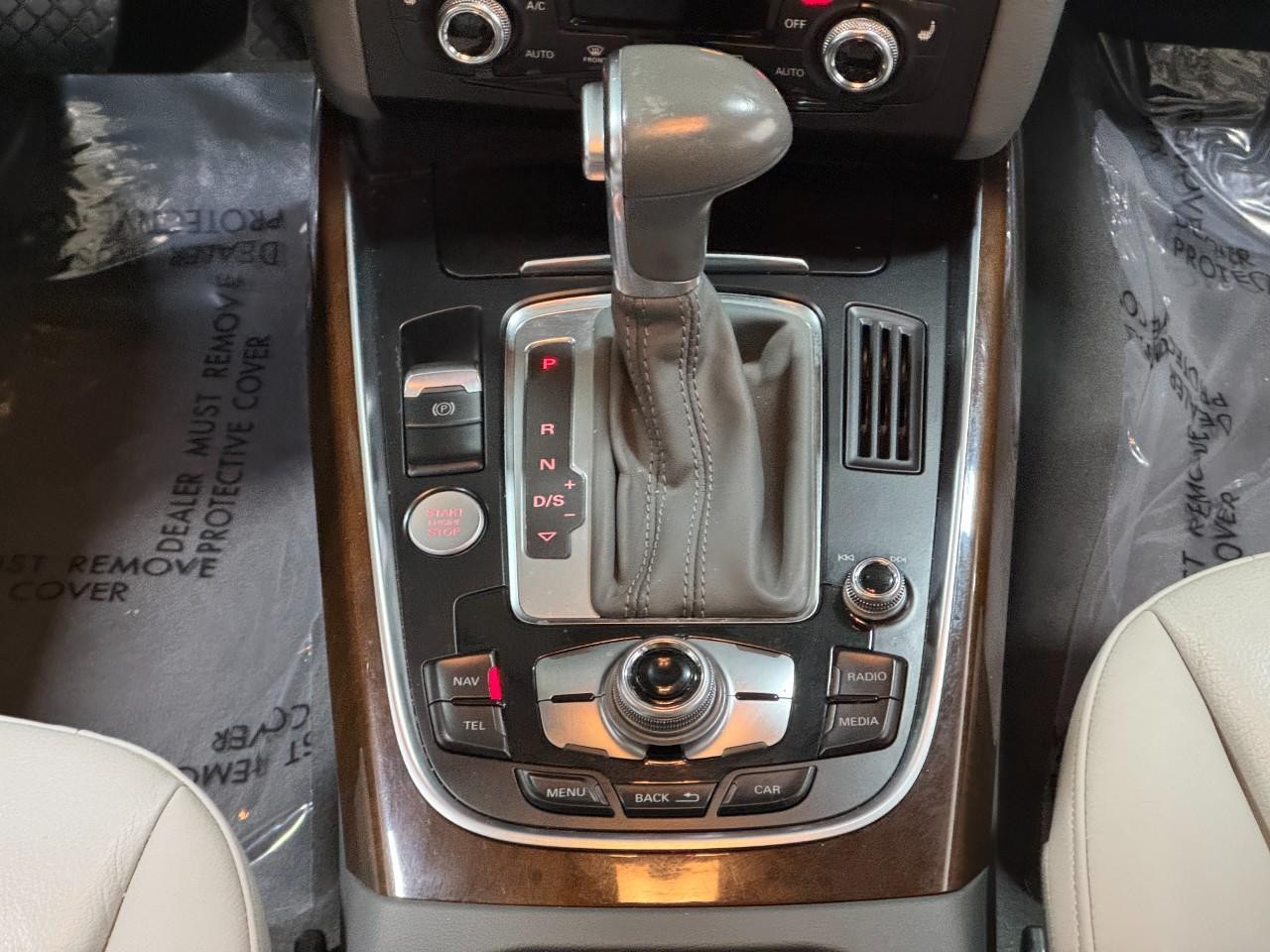 Audi Q5 Vehicle Full-screen Gallery Image 16