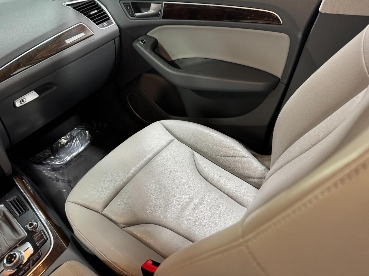 Audi Q5 Vehicle Full-screen Gallery Image 17