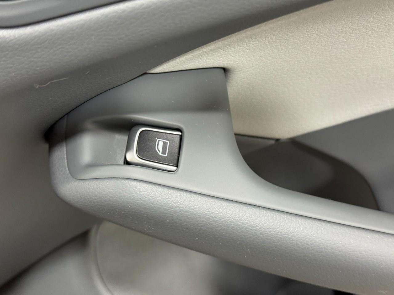 Audi Q5 Vehicle Full-screen Gallery Image 22