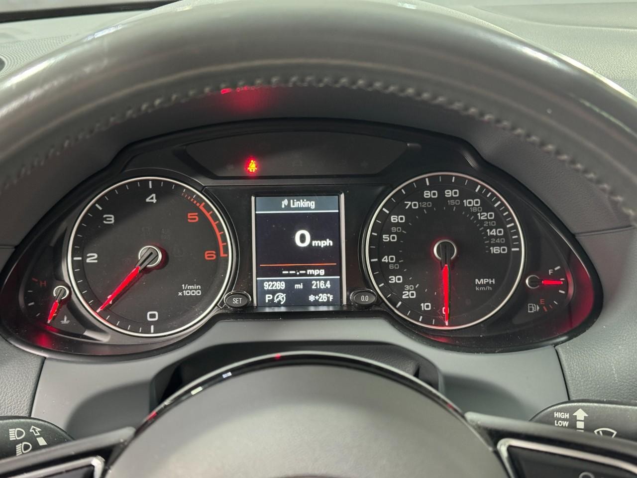 Audi Q5 Vehicle Full-screen Gallery Image 34