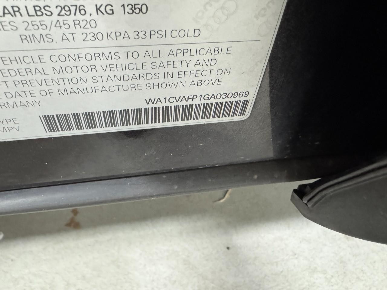 Audi Q5 Vehicle Full-screen Gallery Image 36