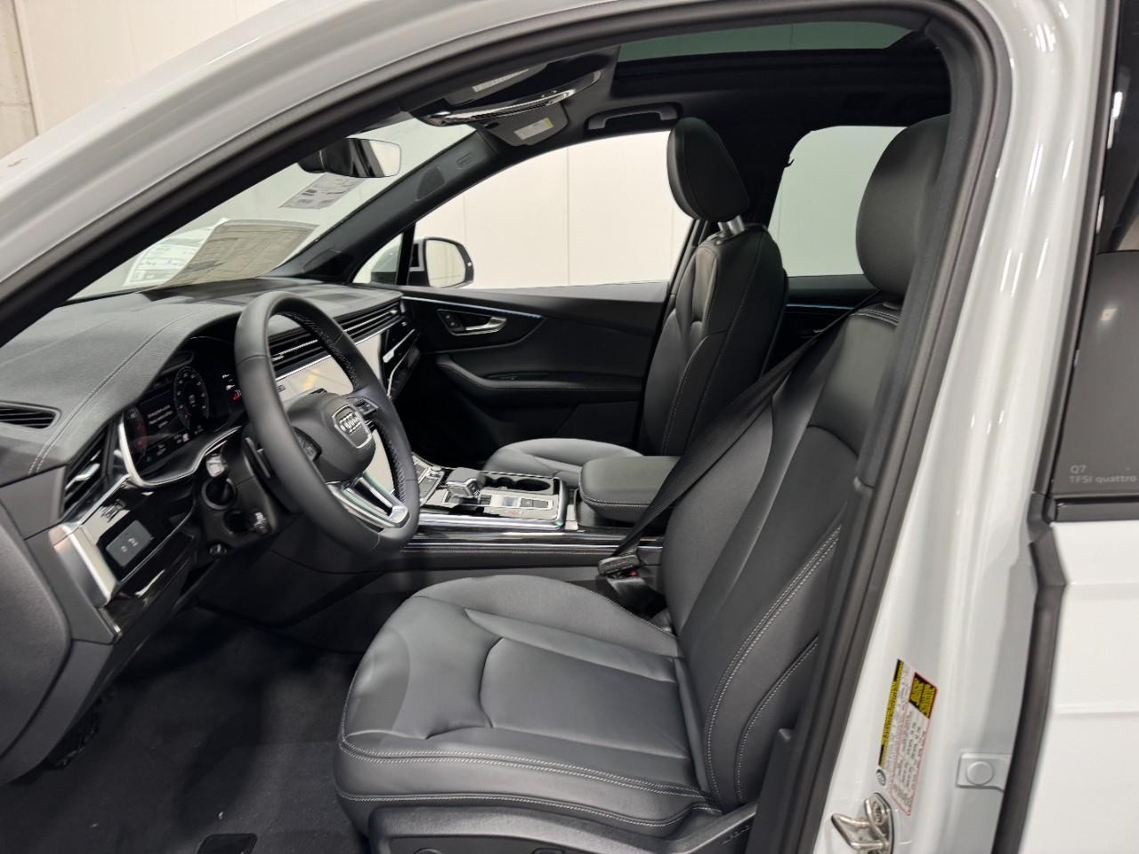 Audi Q7 Vehicle Full-screen Gallery Image 28