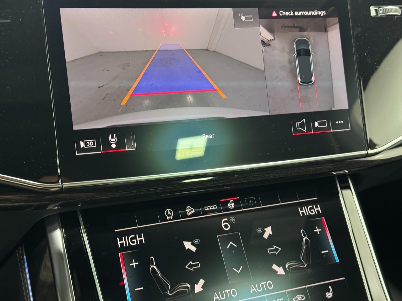 Audi Q7 Vehicle Full-screen Gallery Image 36