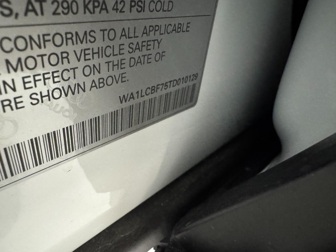 Audi Q7 Vehicle Full-screen Gallery Image 37