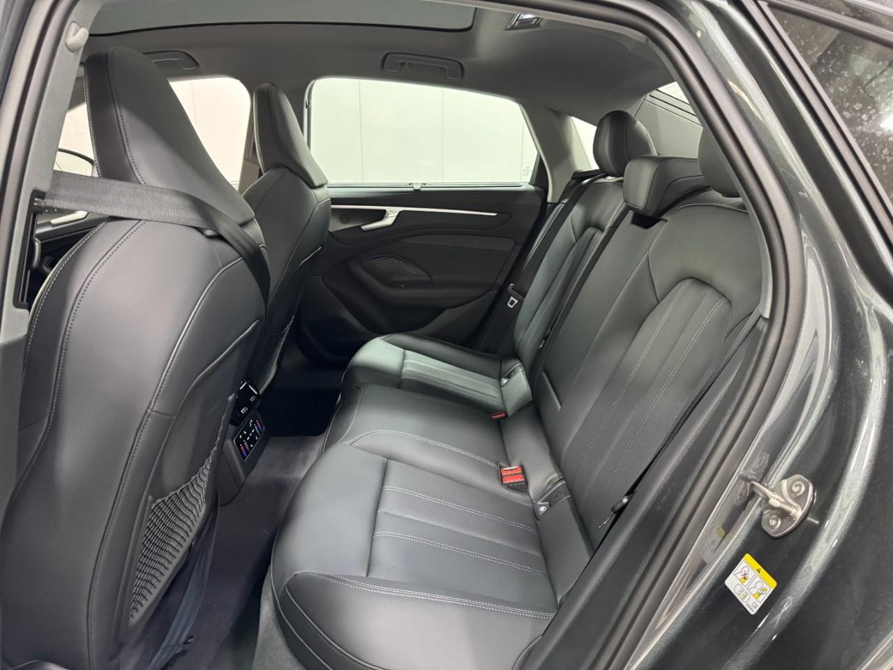 Audi A6 Sedan Vehicle Full-screen Gallery Image 8