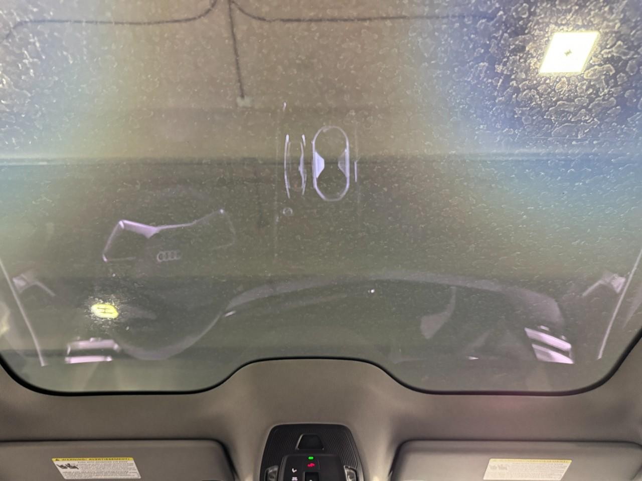 Audi A6 Sedan Vehicle Full-screen Gallery Image 12