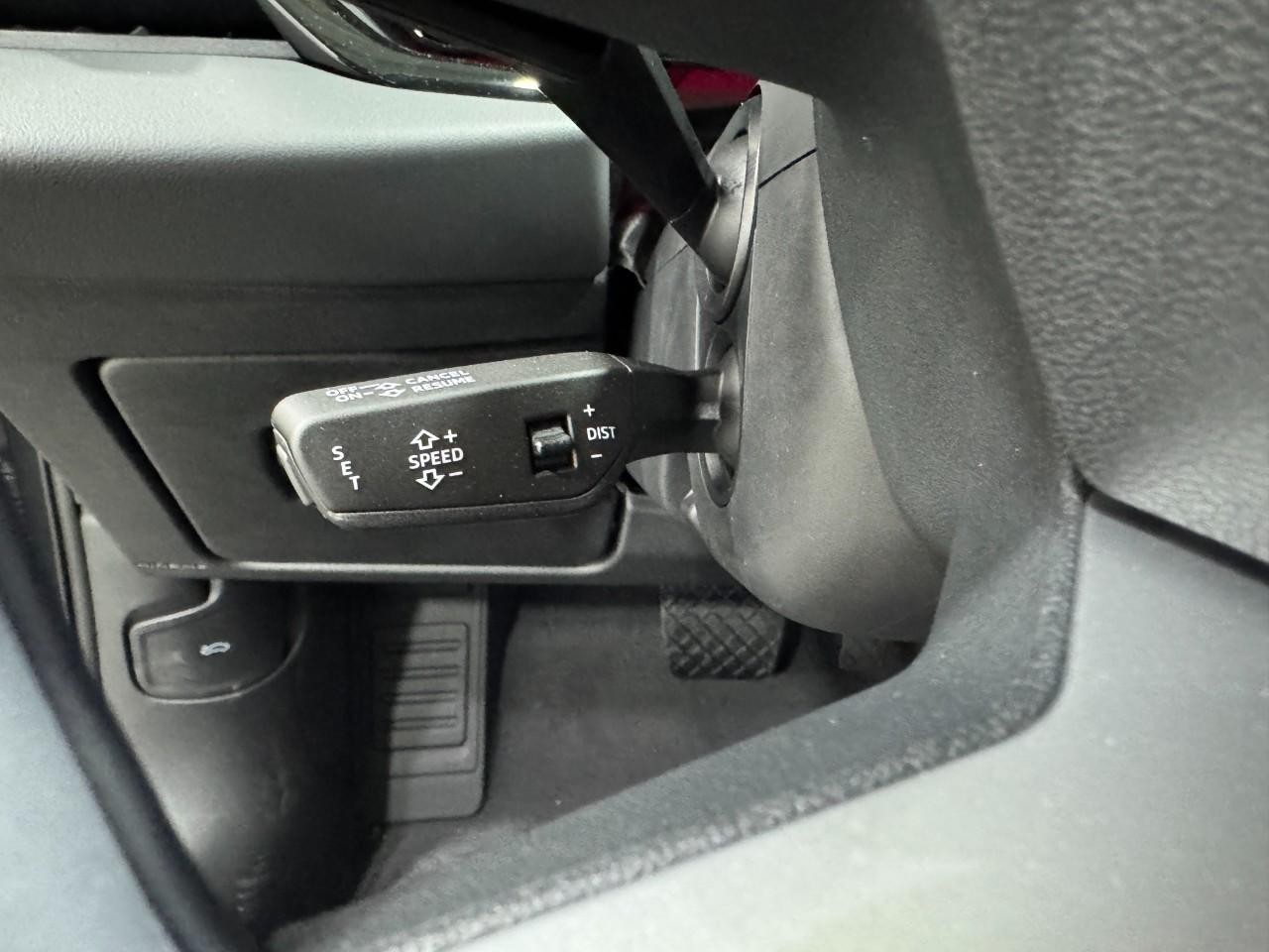 Audi A6 Sedan Vehicle Full-screen Gallery Image 29