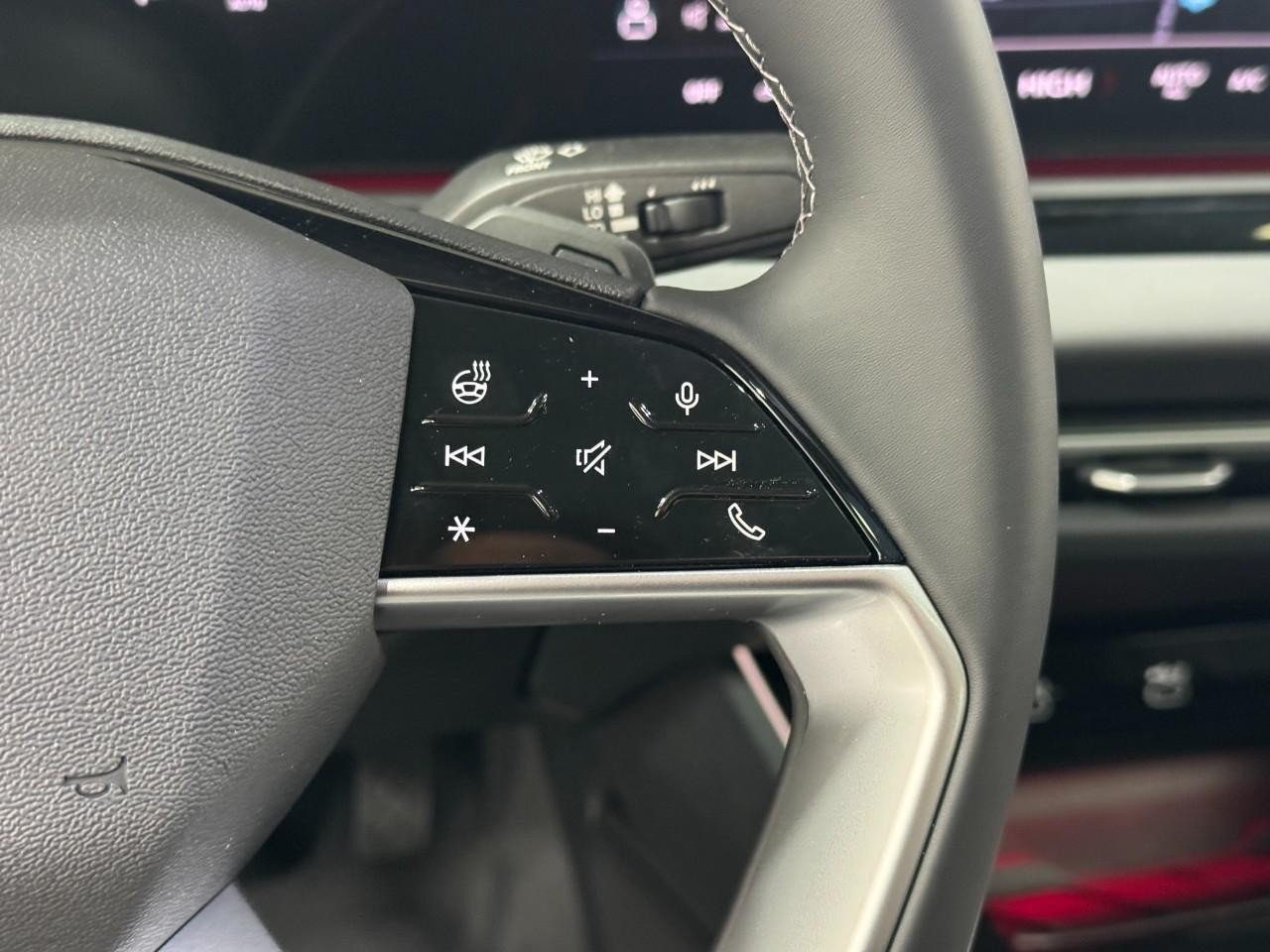 Audi A6 Sedan Vehicle Full-screen Gallery Image 31