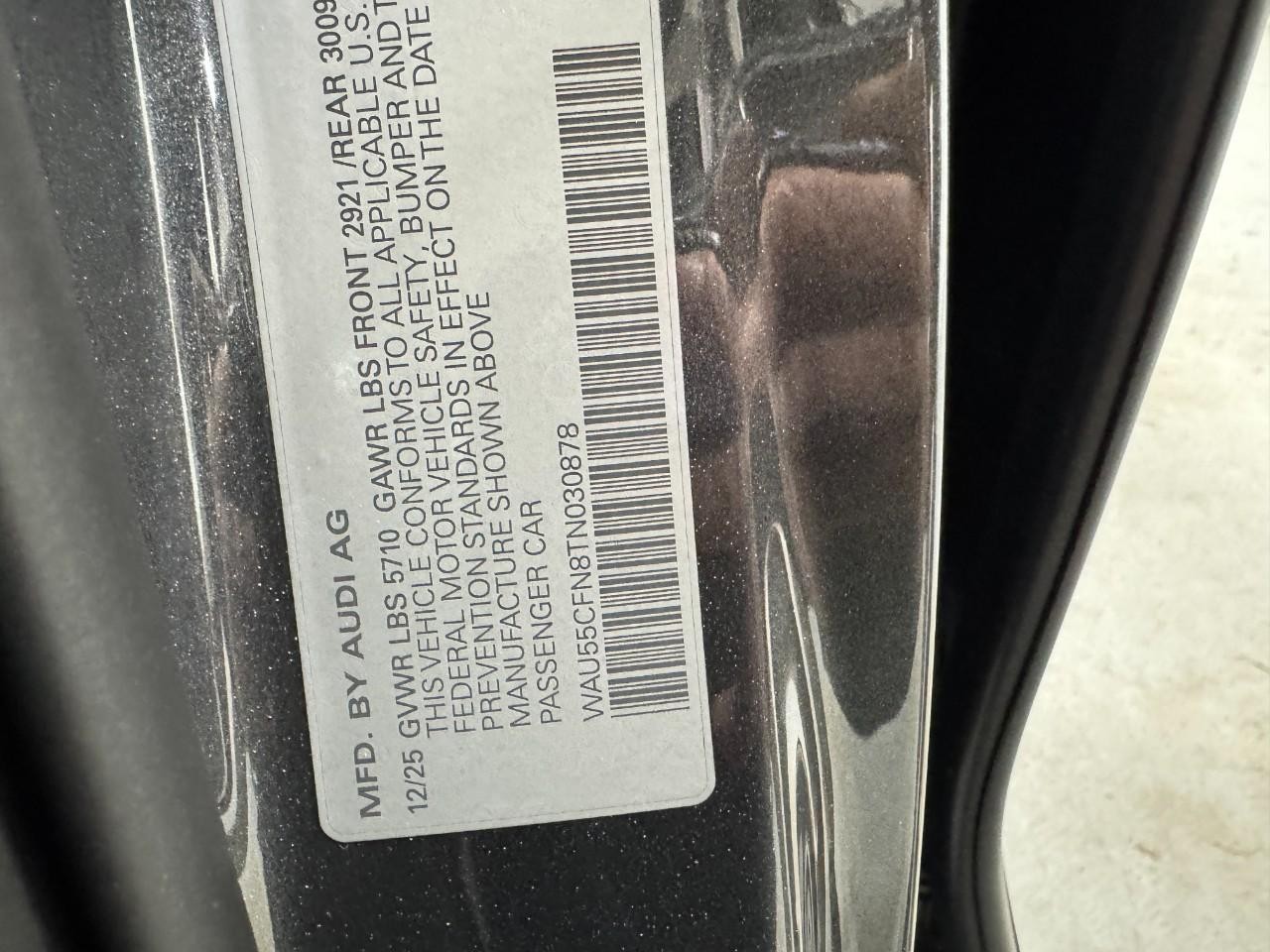 Audi A6 Sedan Vehicle Full-screen Gallery Image 34