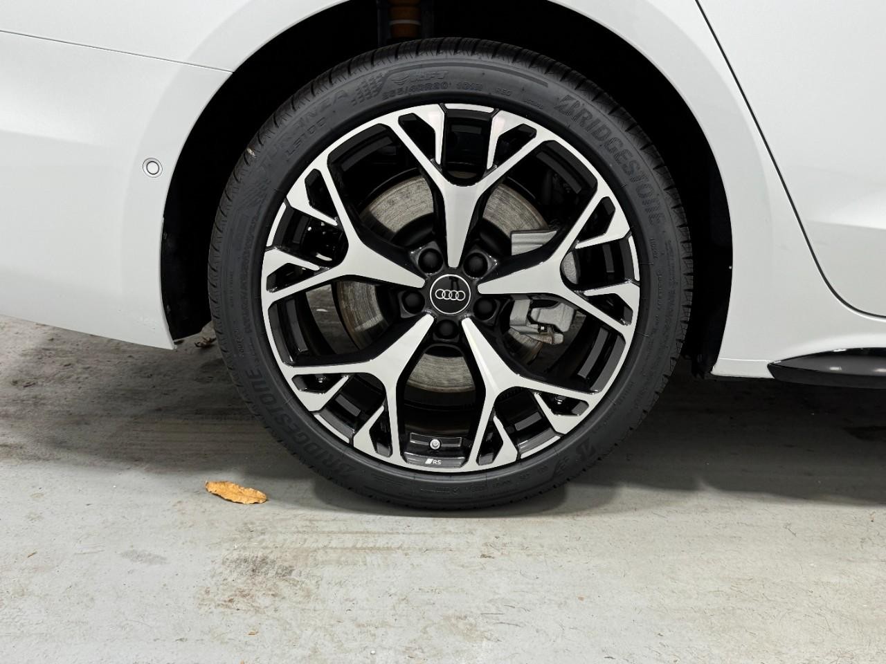 Audi A6 Sedan Vehicle Full-screen Gallery Image 5