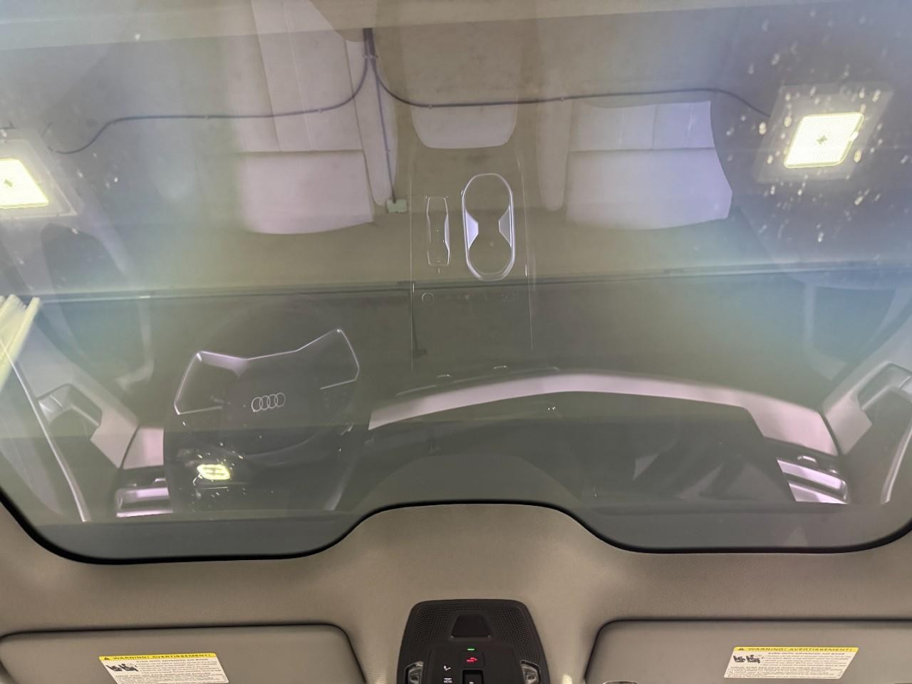 Audi A6 Sedan Vehicle Full-screen Gallery Image 12