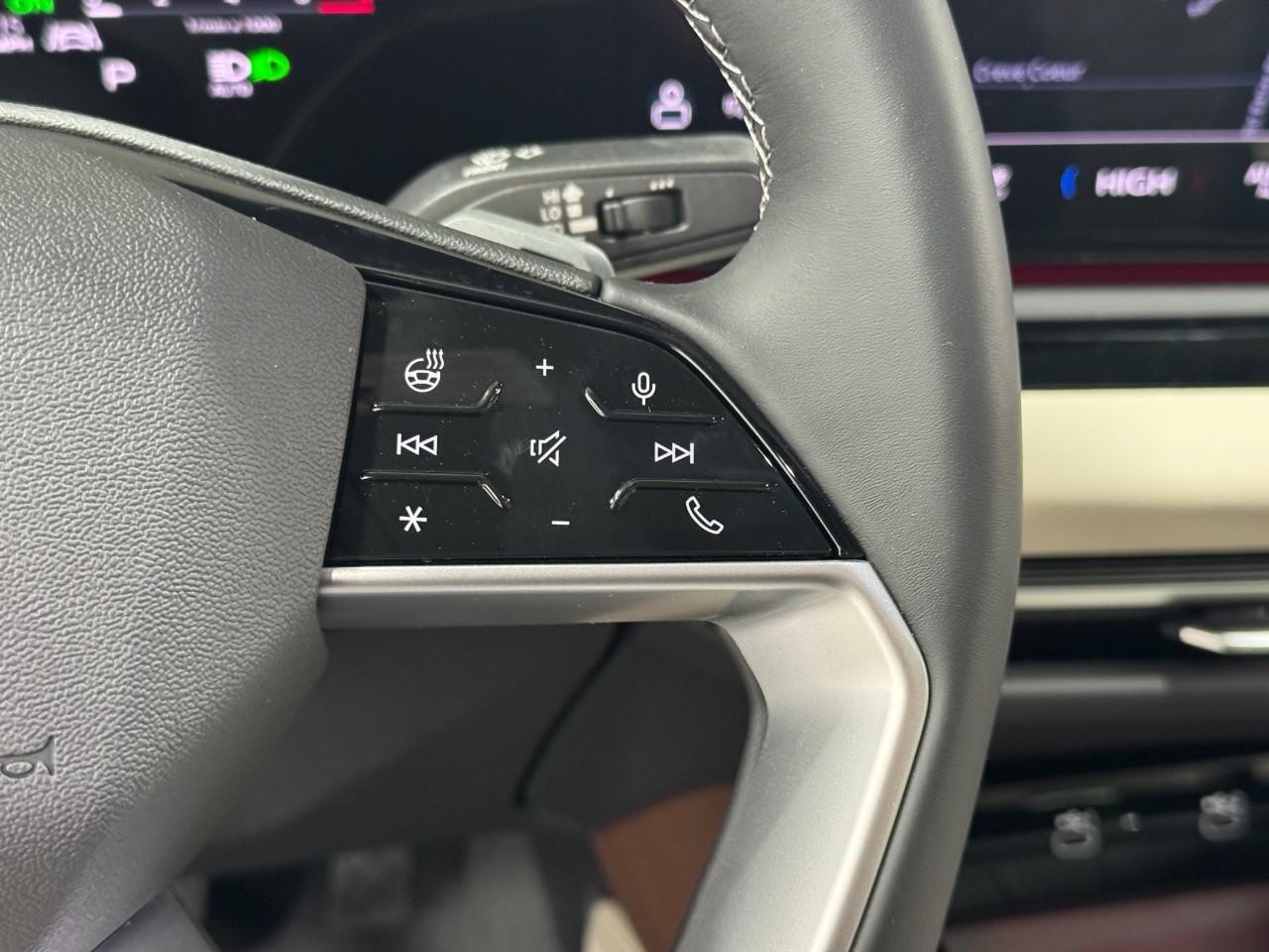 Audi A6 Sedan Vehicle Full-screen Gallery Image 31