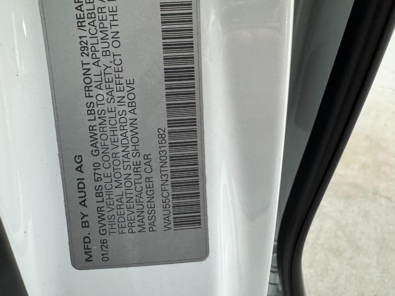 Audi A6 Sedan Vehicle Full-screen Gallery Image 34