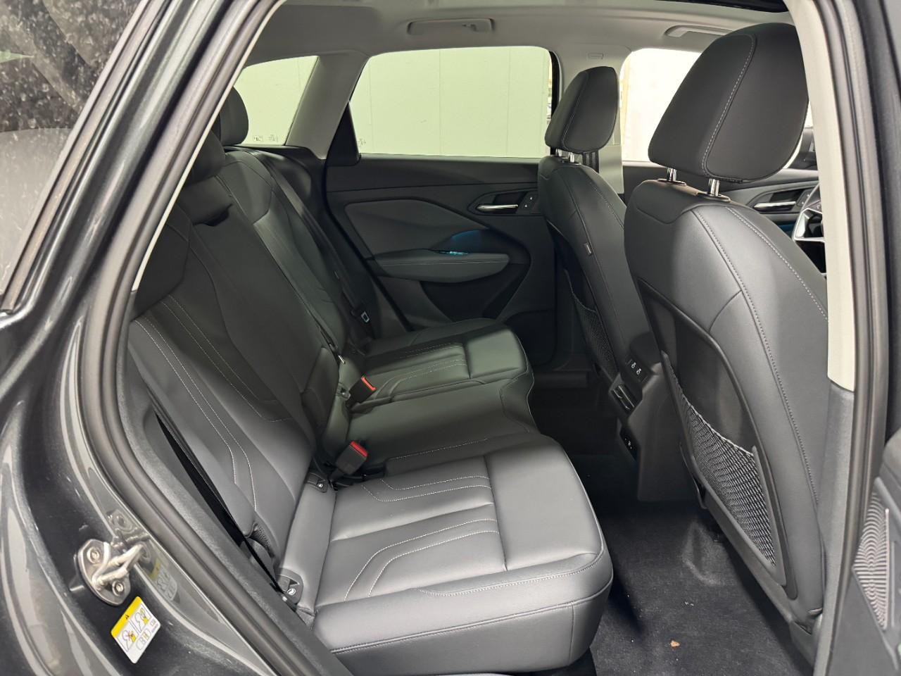 Audi Q3 Vehicle Full-screen Gallery Image 10