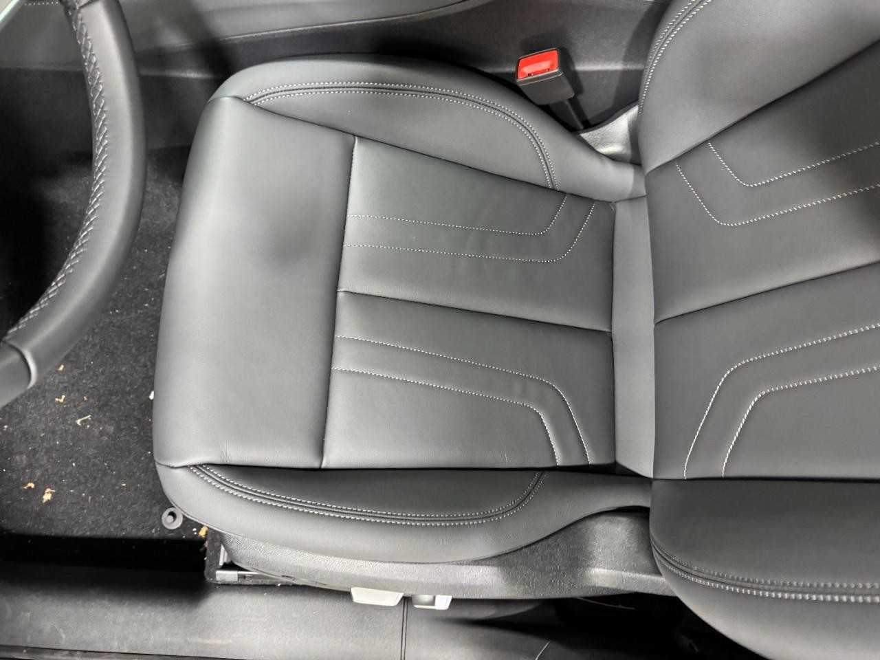 Audi Q3 Vehicle Full-screen Gallery Image 27