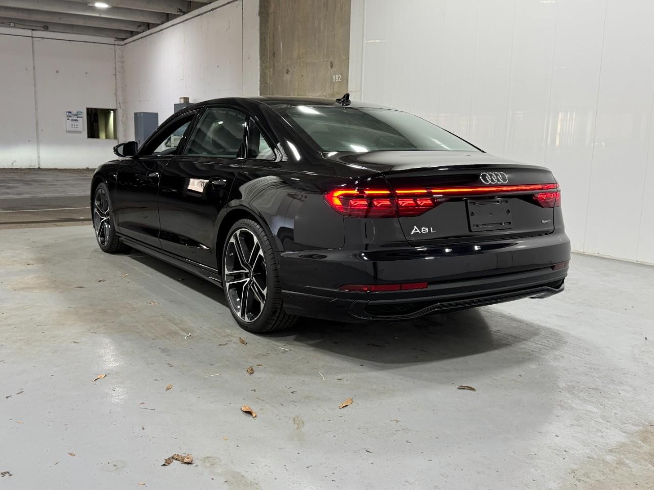 Audi A8 Vehicle Full-screen Gallery Image 3