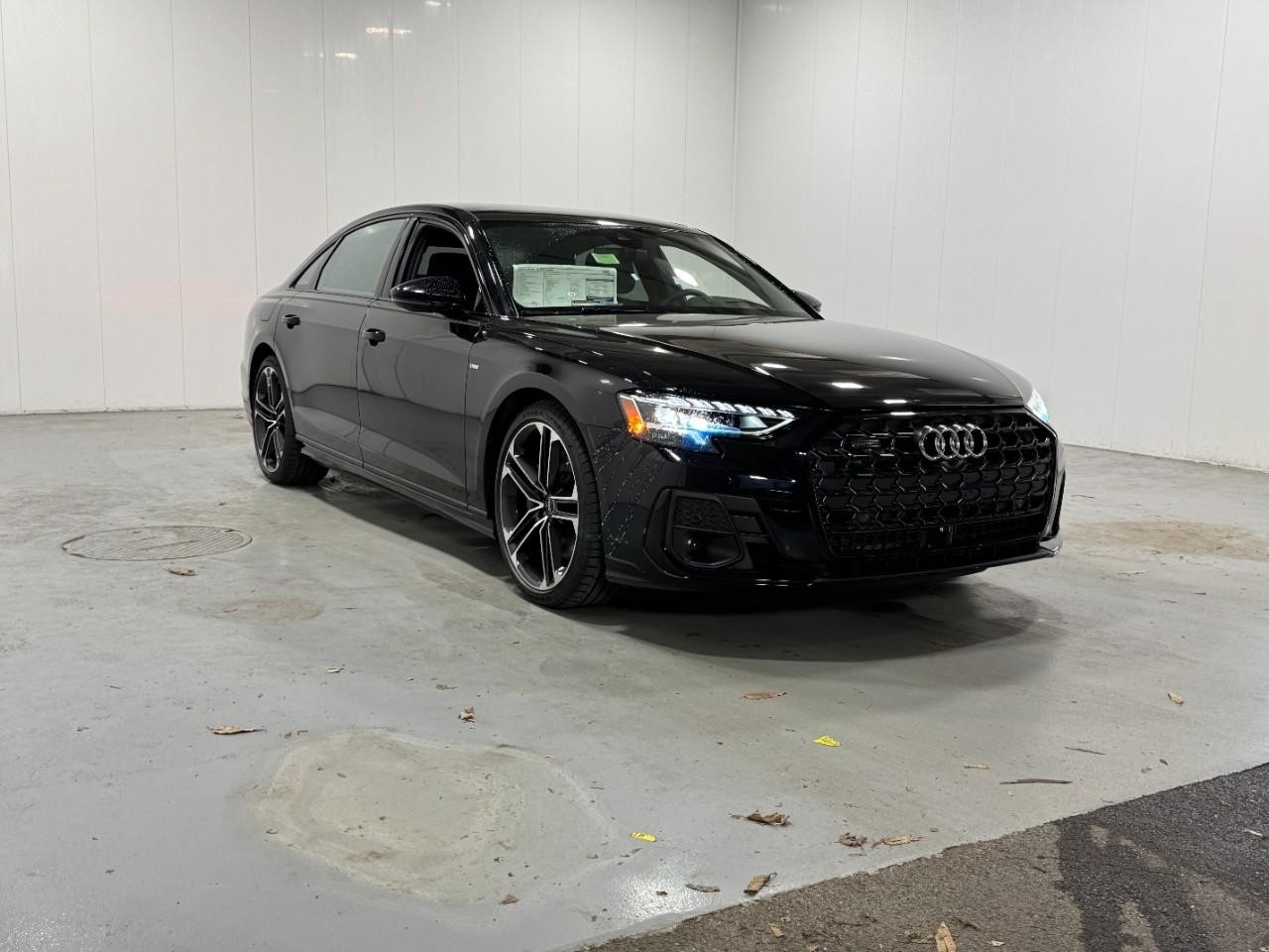 Audi A8 Vehicle Full-screen Gallery Image 6