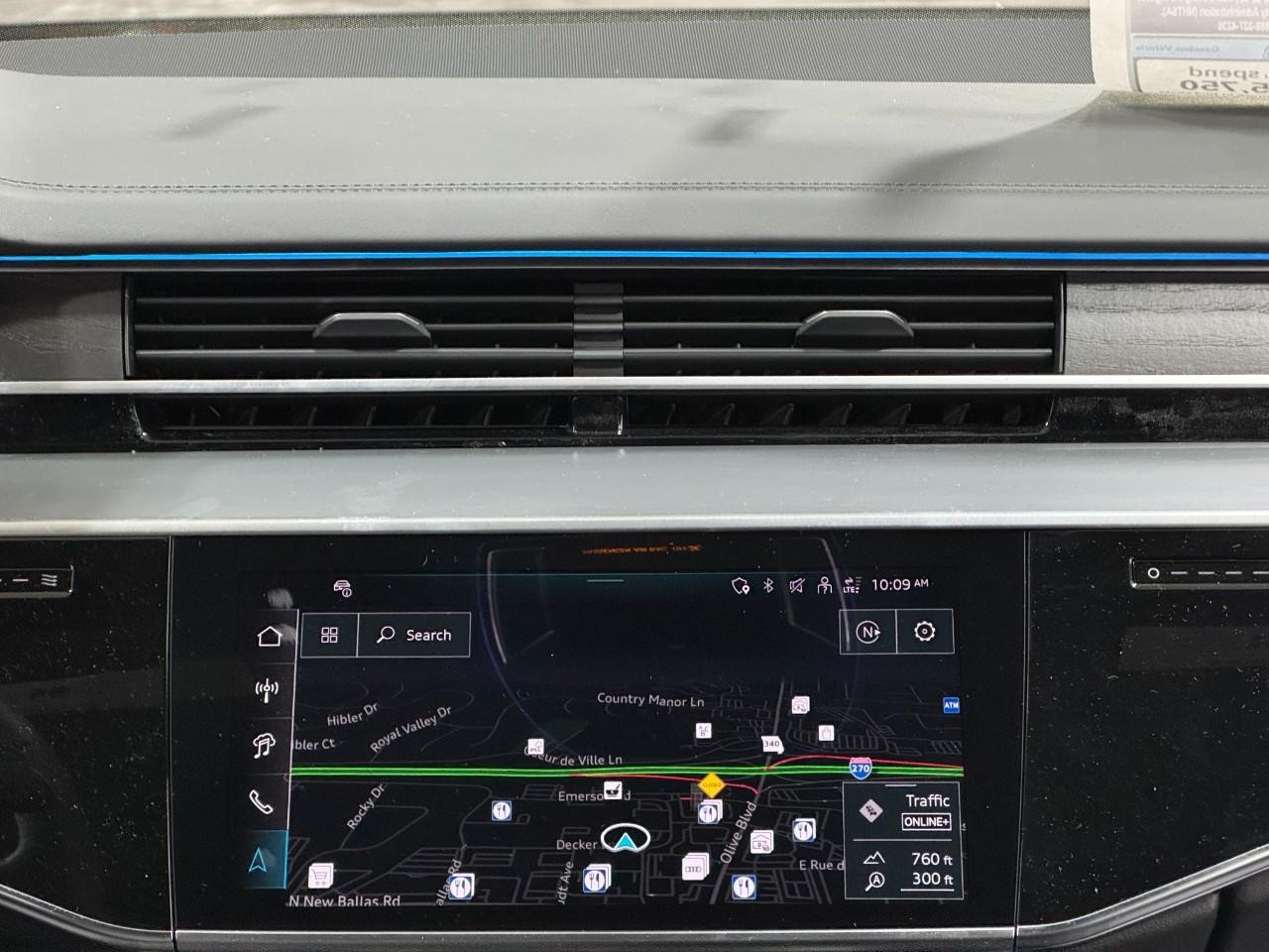 Audi A8 Vehicle Full-screen Gallery Image 14