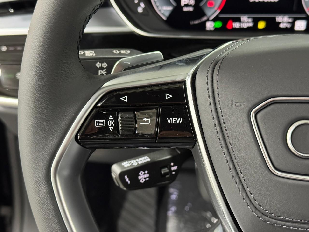 Audi A8 Vehicle Full-screen Gallery Image 34