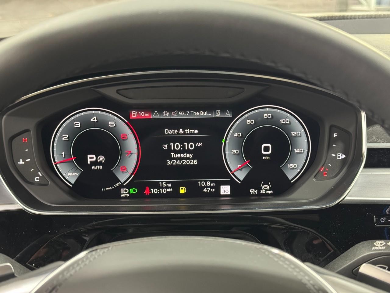 Audi A8 Vehicle Full-screen Gallery Image 36