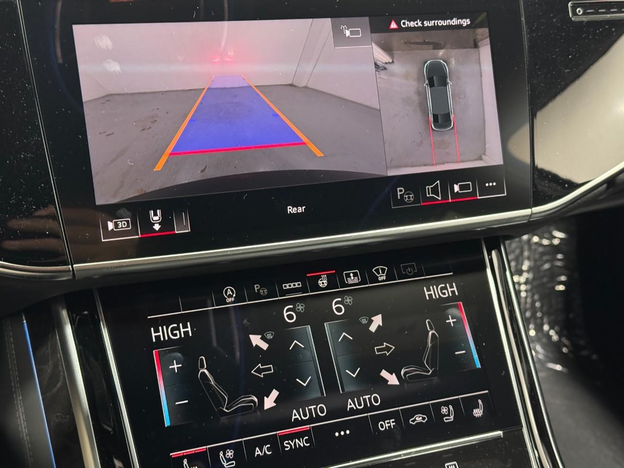 Audi A8 Vehicle Full-screen Gallery Image 37