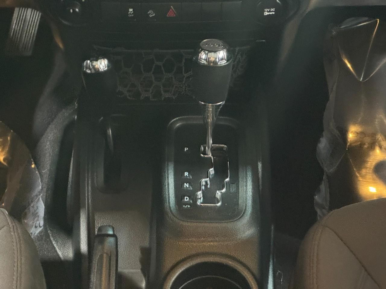 Jeep Wrangler Unlimited Vehicle Full-screen Gallery Image 15