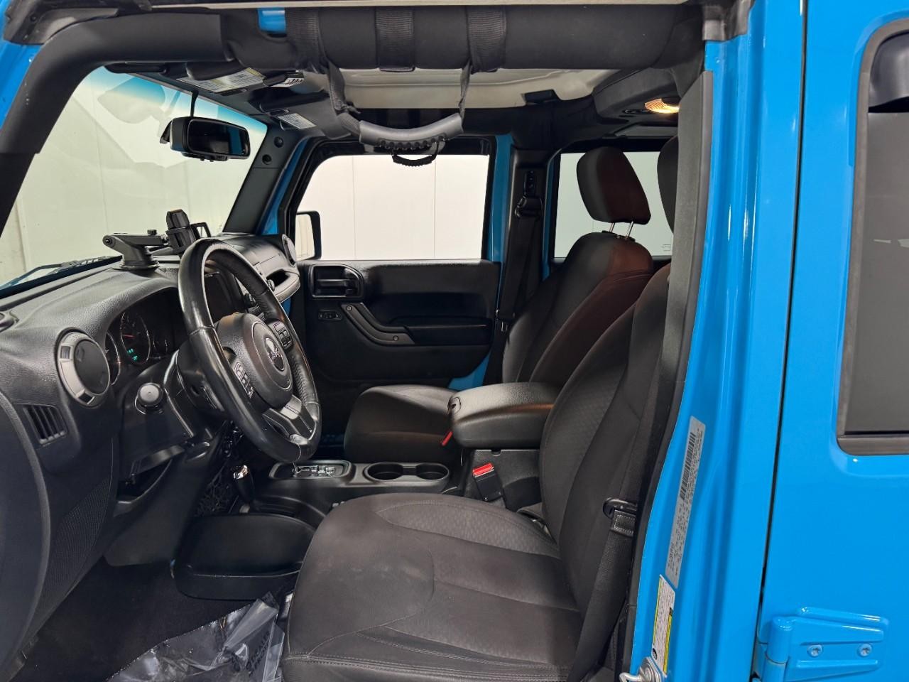 Jeep Wrangler Unlimited Vehicle Full-screen Gallery Image 23