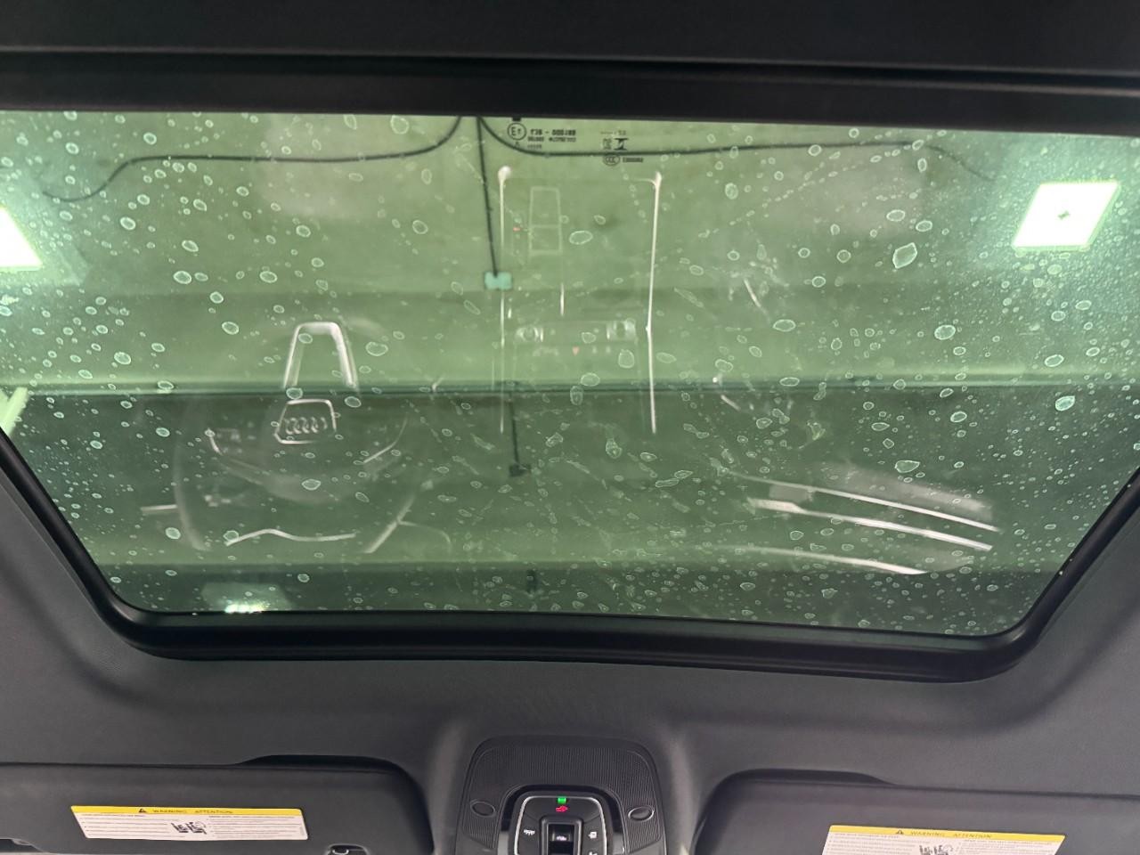 Audi Q8 Vehicle Full-screen Gallery Image 12