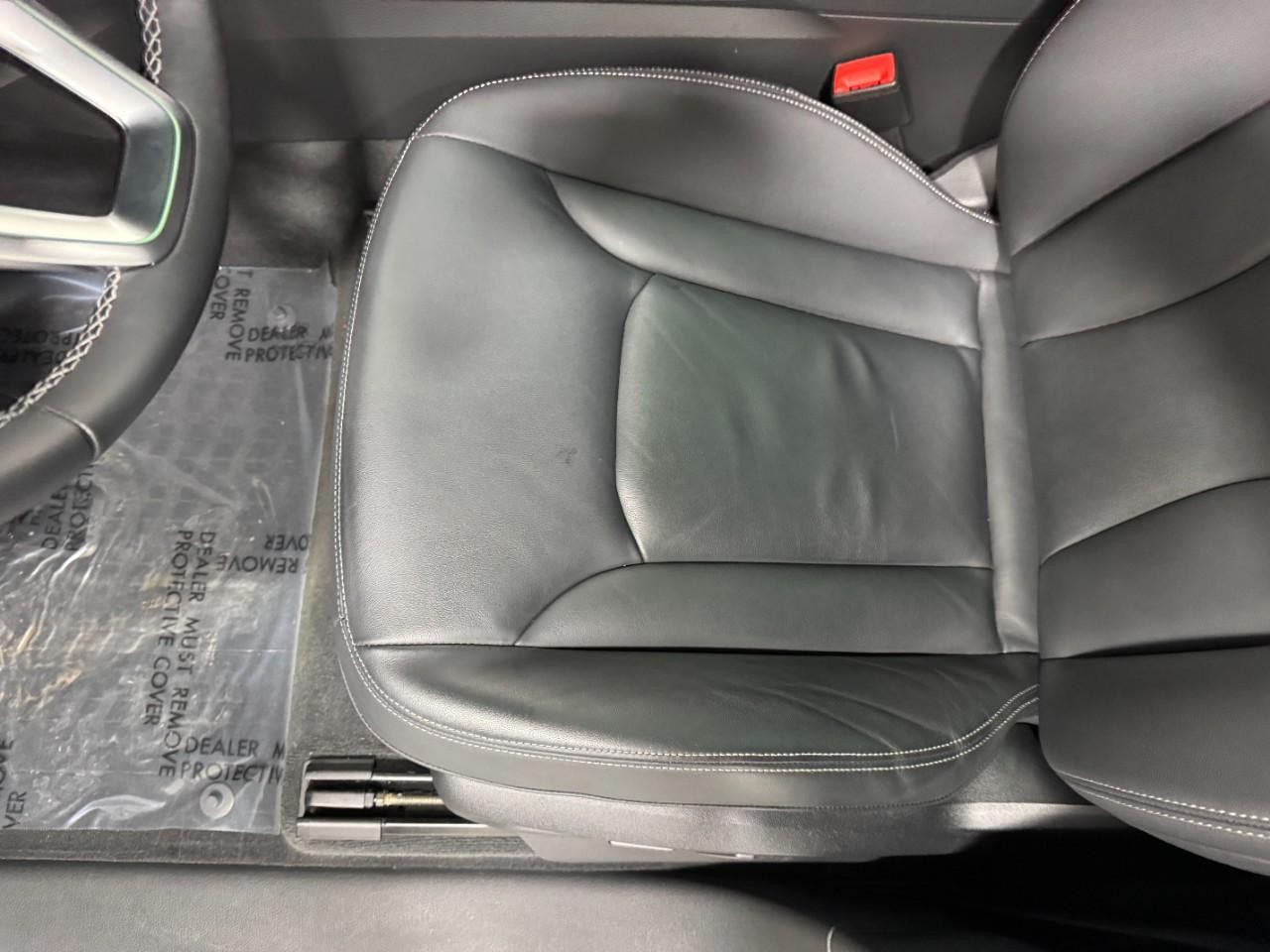 Audi Q8 Vehicle Full-screen Gallery Image 28