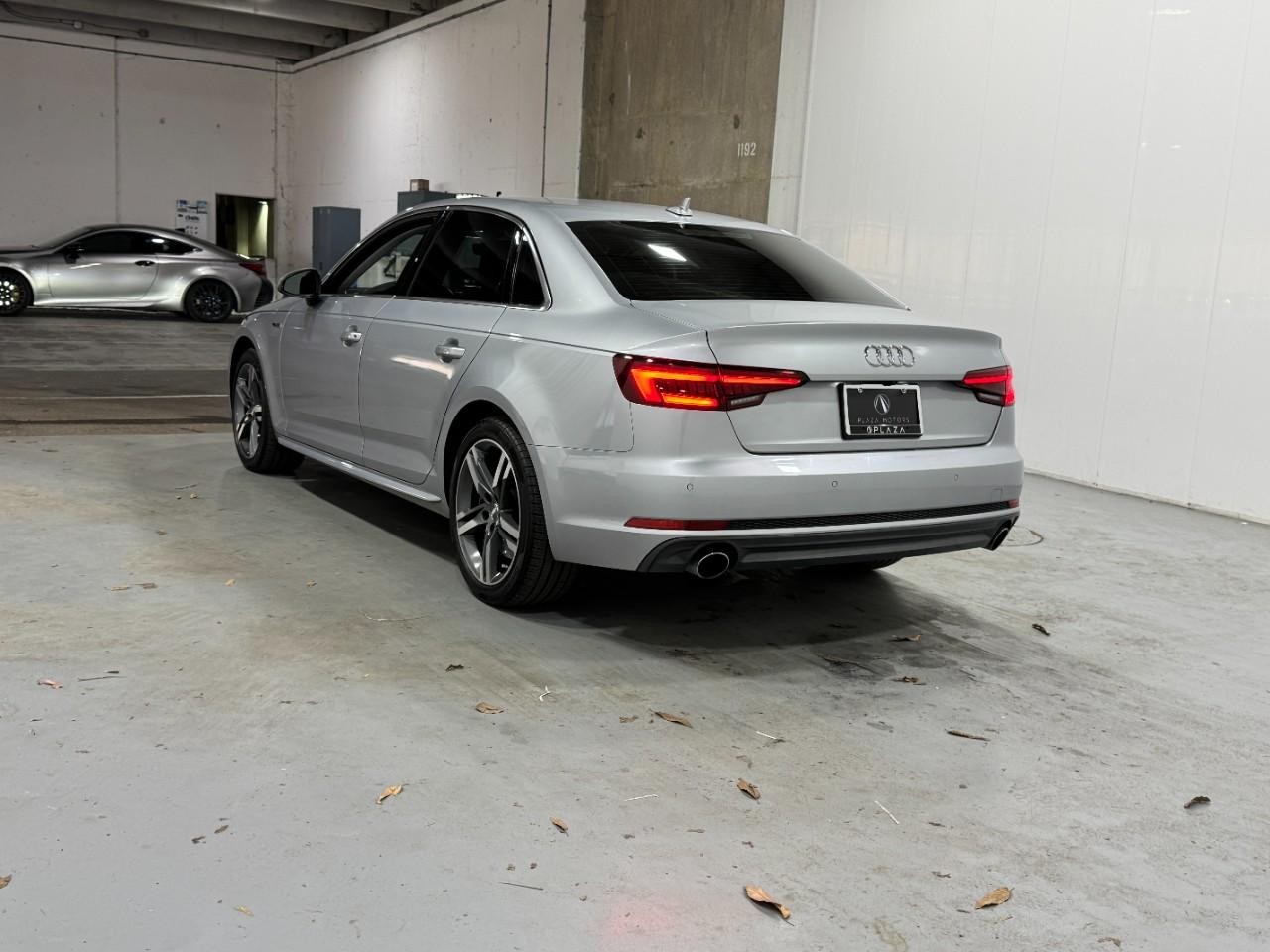 Audi A4 Vehicle Full-screen Gallery Image 03