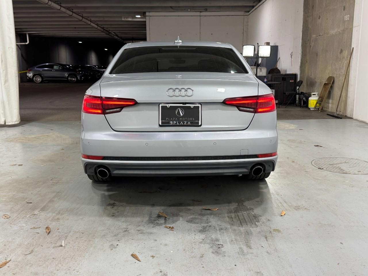 Audi A4 Vehicle Full-screen Gallery Image 09