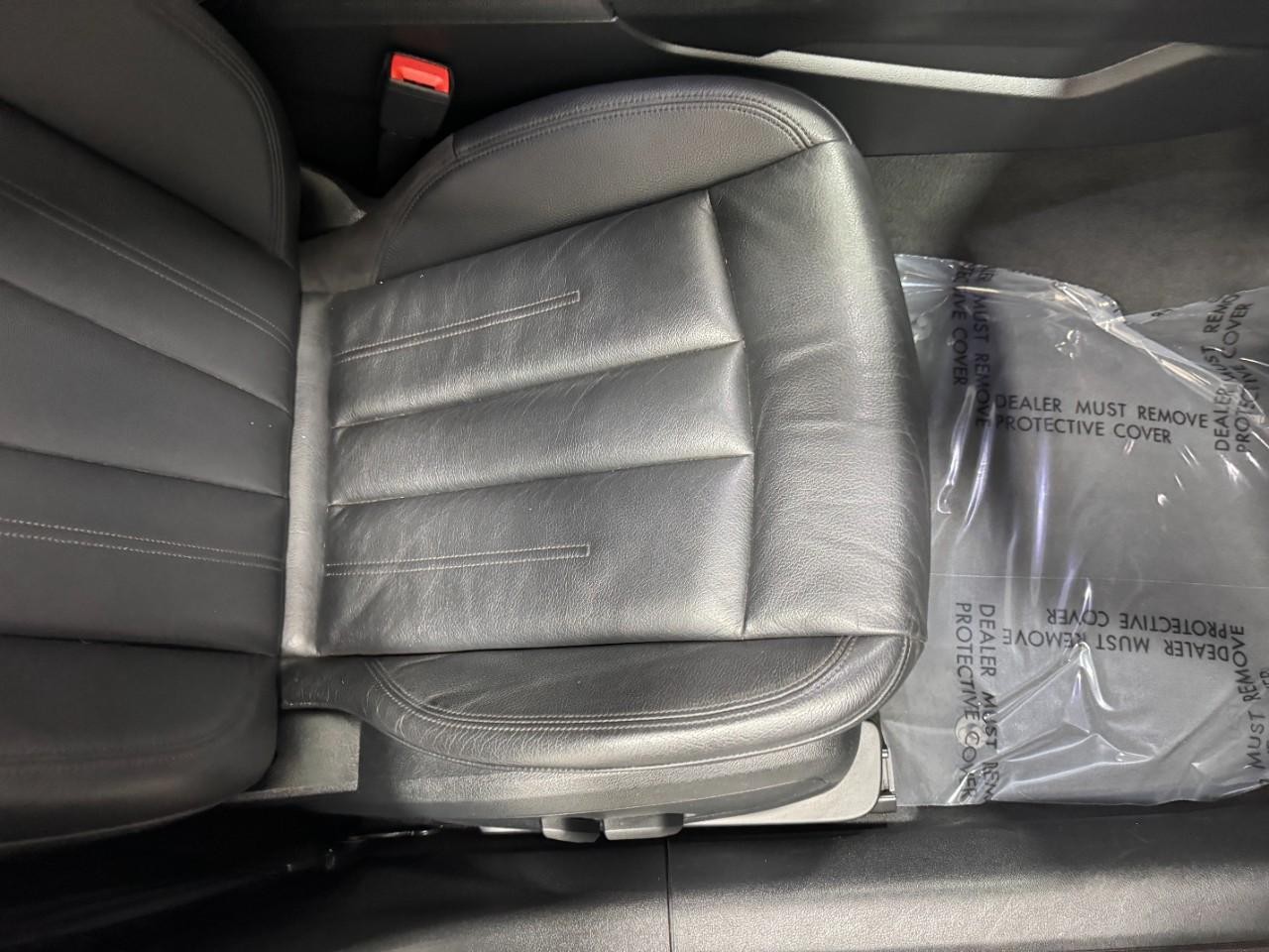 Audi A4 Vehicle Full-screen Gallery Image 20