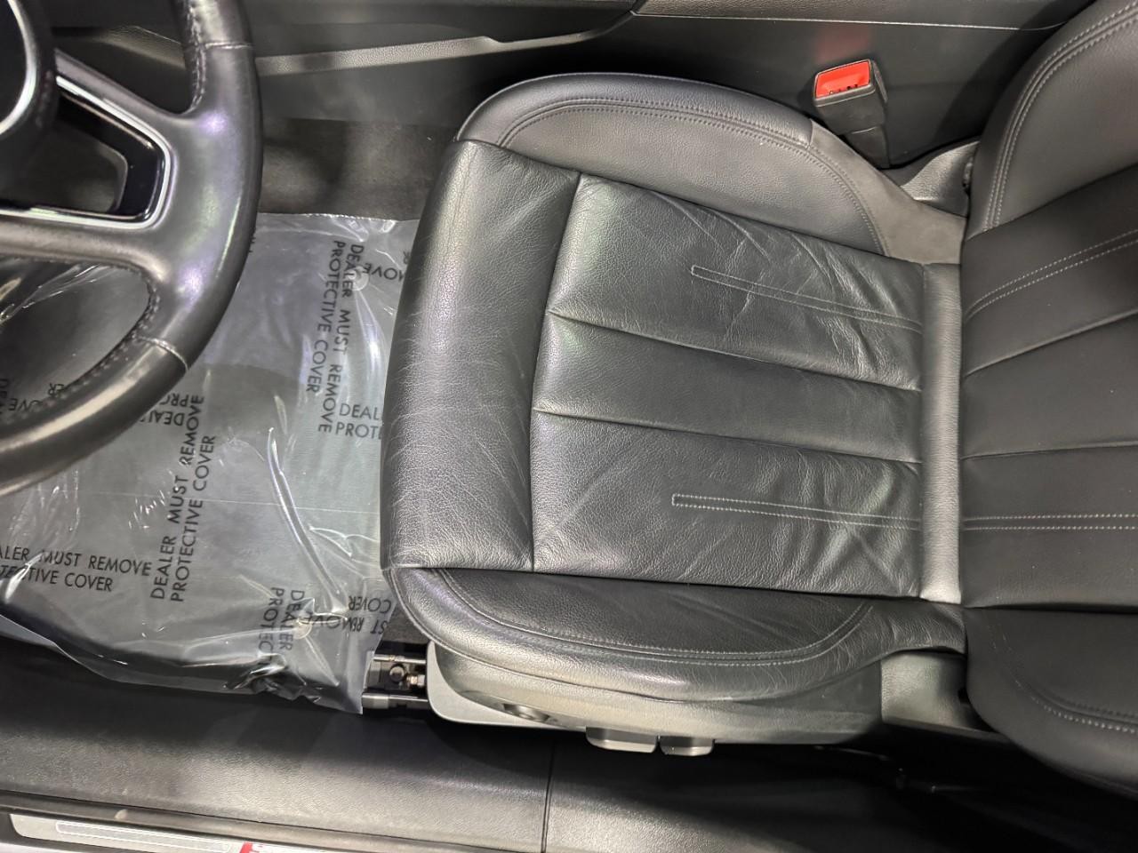 Audi A4 Vehicle Full-screen Gallery Image 29