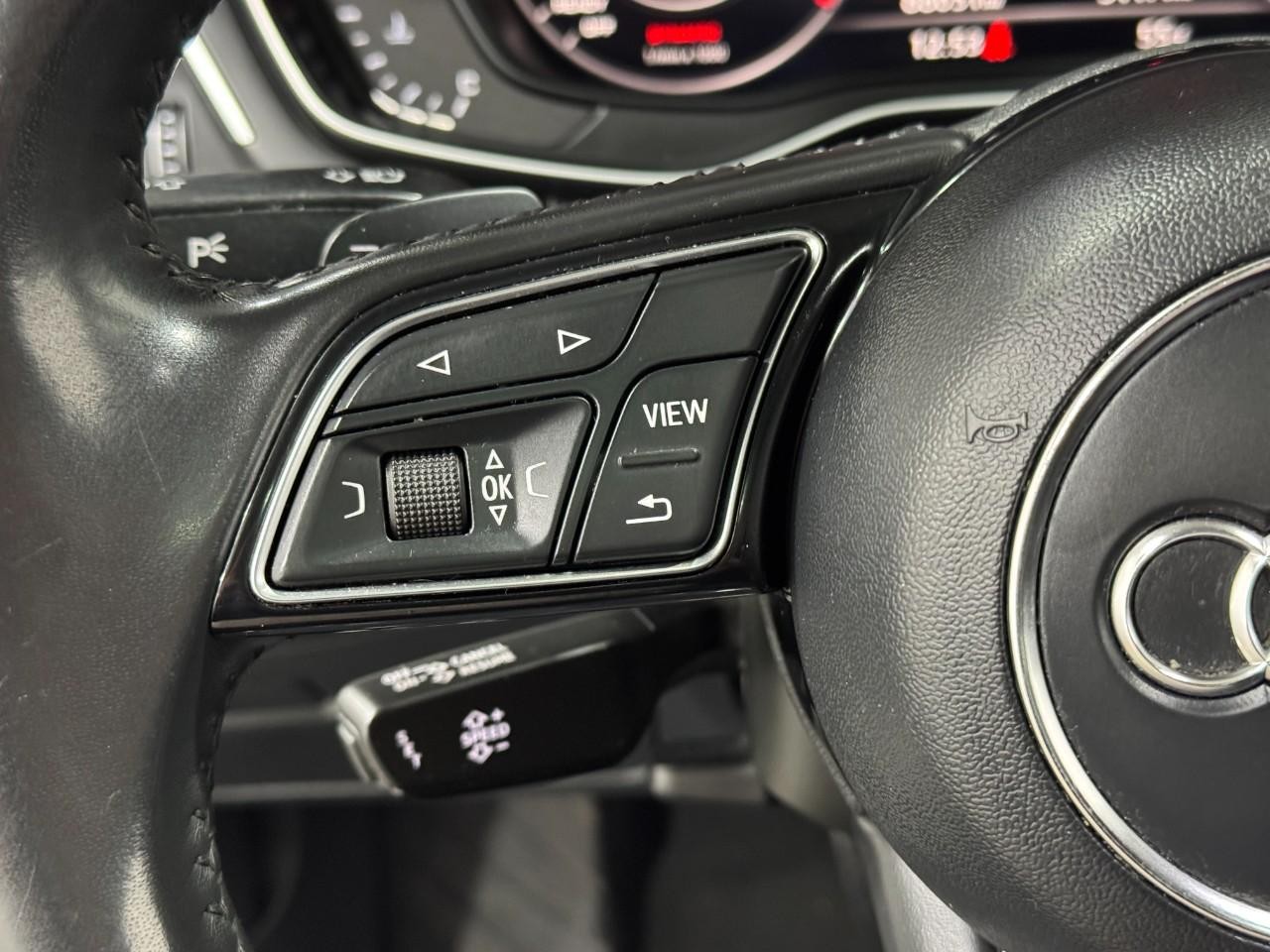 Audi A4 Vehicle Full-screen Gallery Image 33