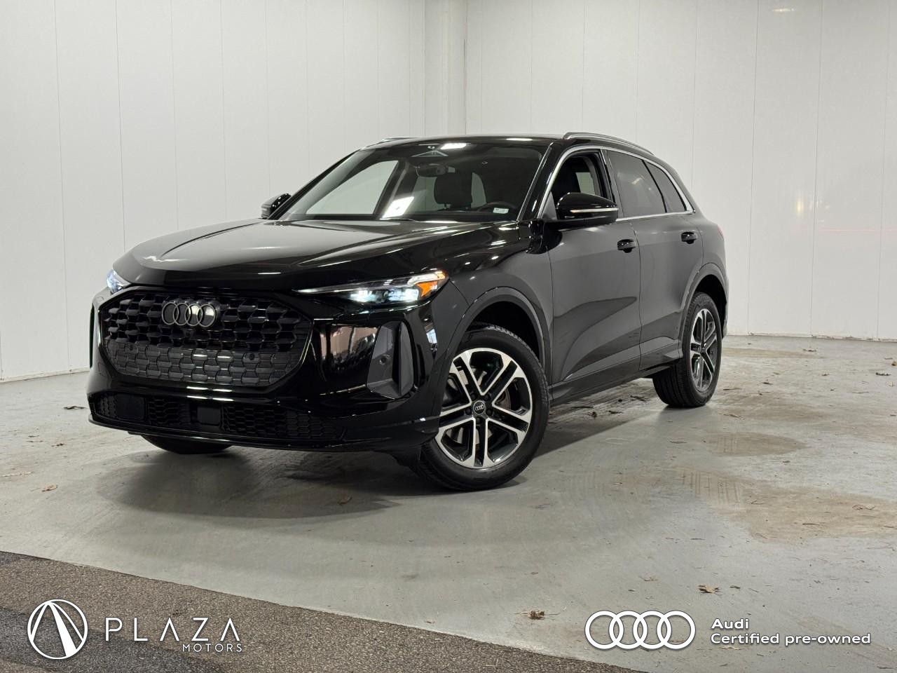 Audi Q5 Vehicle Full-screen Gallery Image 01